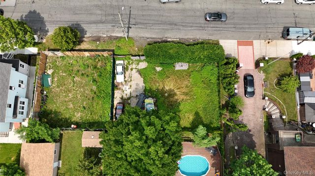 819 Dean Avenue, Bronx, NY 10465