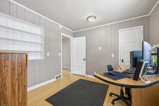 602 4th Street S, Moorhead, MN 56560