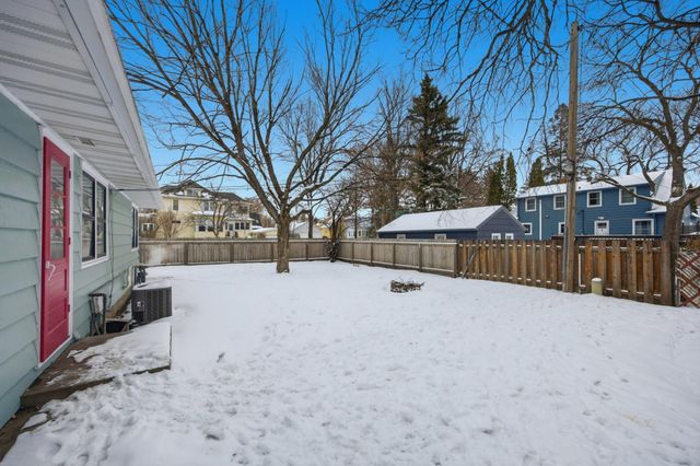 602 4th Street S, Moorhead, MN 56560