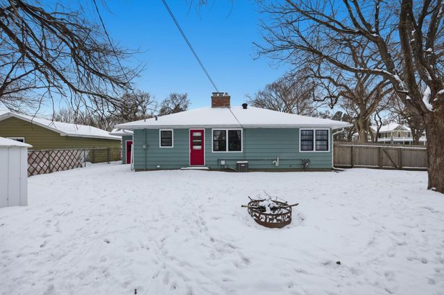 602 4th Street S, Moorhead, MN 56560