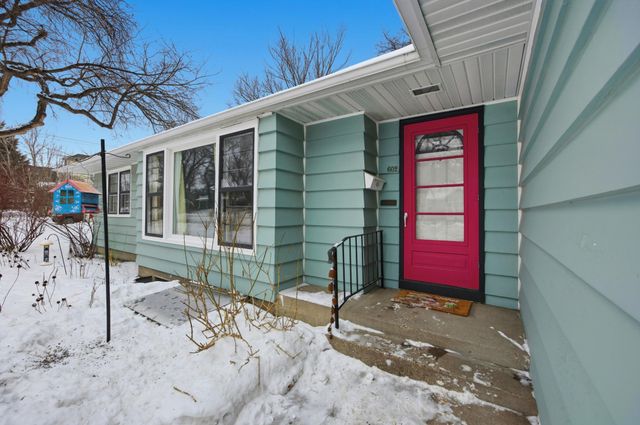 602 4th Street S, Moorhead, MN 56560