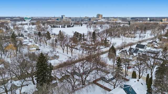 602 4th Street S, Moorhead, MN 56560