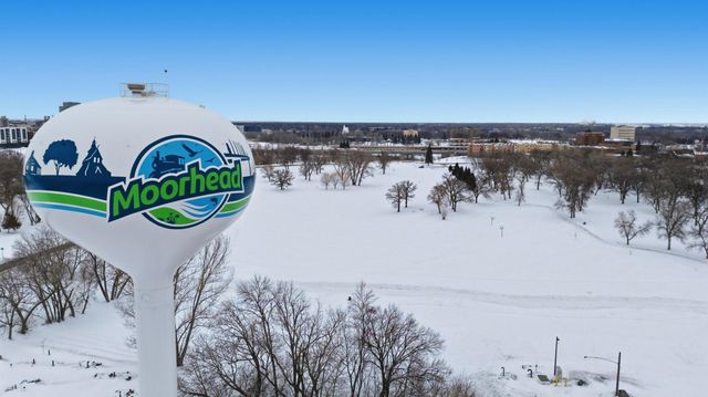 602 4th Street S, Moorhead, MN 56560