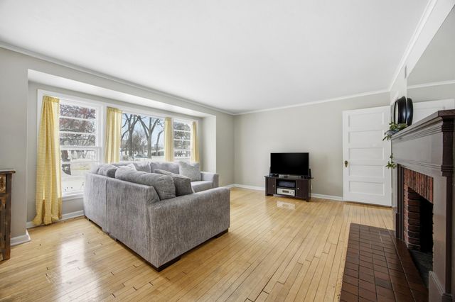 602 4th Street S, Moorhead, MN 56560