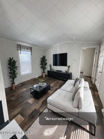 8 Pine Creek Village, Hazlet, NJ 07730