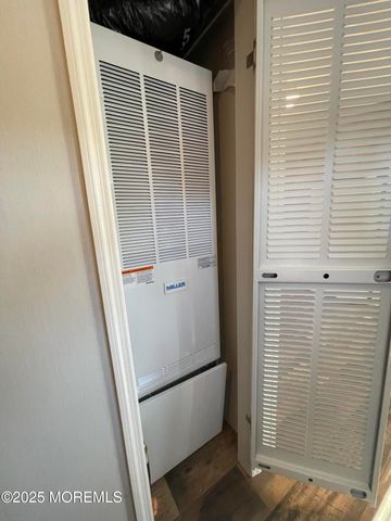 8 Pine Creek Village, Hazlet, NJ 07730