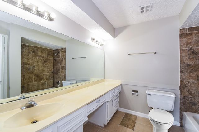 2422 Hilton Head Drive, Missouri City, TX 77459