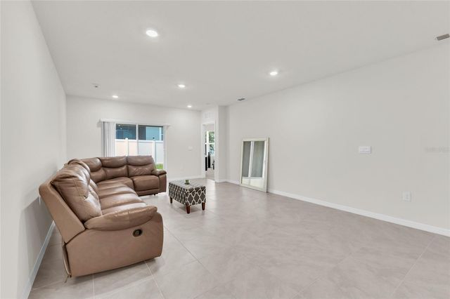 20010 ROYAL TERN COURT, Leesburg, FL 34748