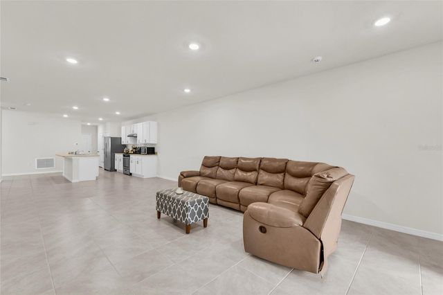 20010 ROYAL TERN COURT, Leesburg, FL 34748