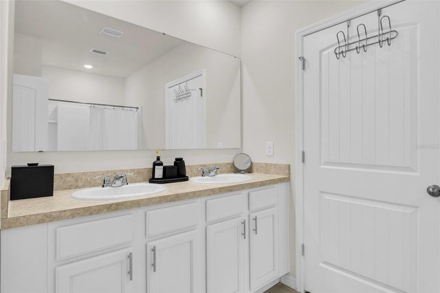 20010 ROYAL TERN COURT, Leesburg, FL 34748