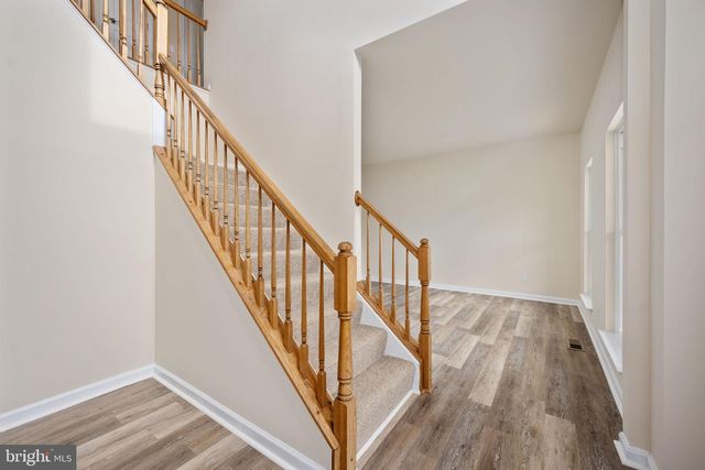 8 NEWPORT CT, Stafford, VA 22554