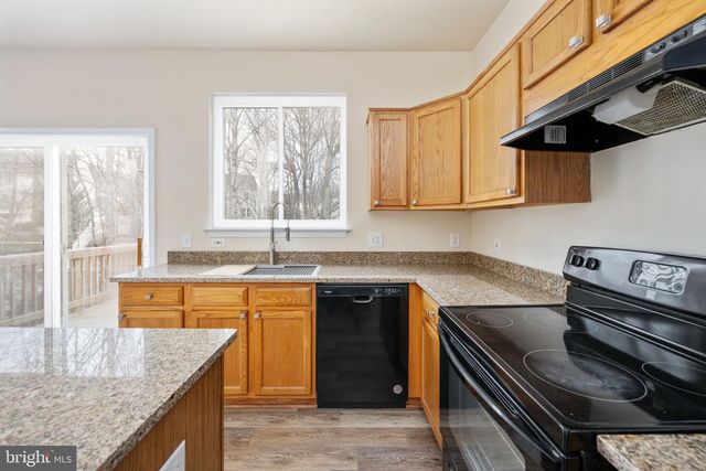 8 NEWPORT CT, Stafford, VA 22554