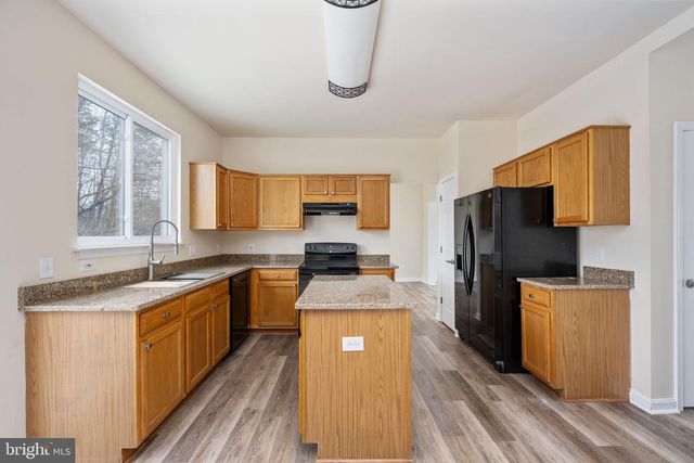 8 NEWPORT CT, Stafford, VA 22554