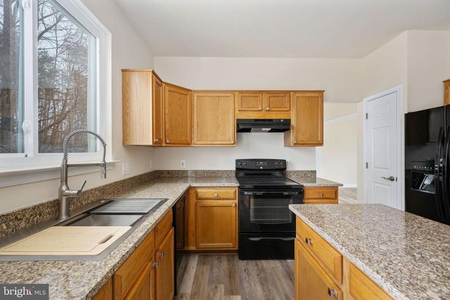 8 NEWPORT CT, Stafford, VA 22554