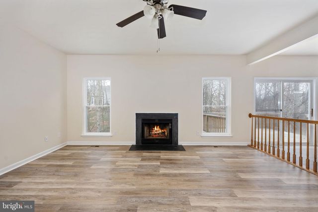 8 NEWPORT CT, Stafford, VA 22554