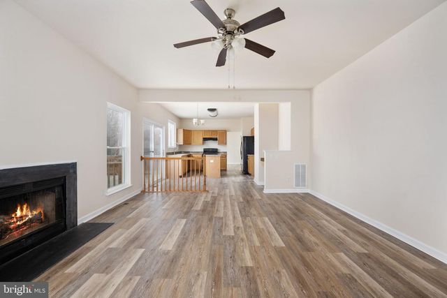 8 NEWPORT CT, Stafford, VA 22554