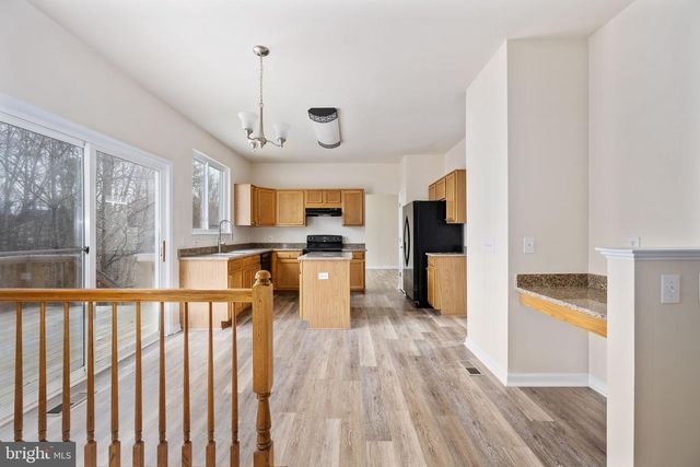 8 NEWPORT CT, Stafford, VA 22554