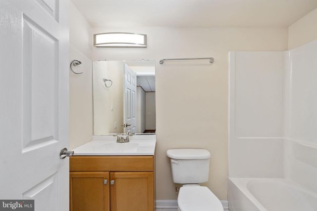 8 NEWPORT CT, Stafford, VA 22554