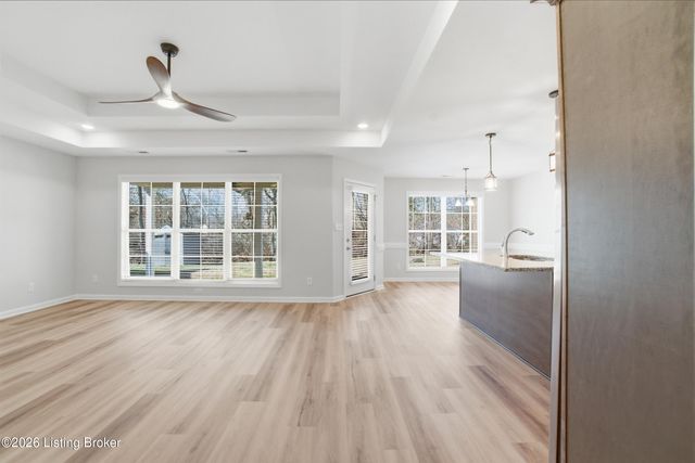 7808 Annalisa Dr, Louisville, KY 40291