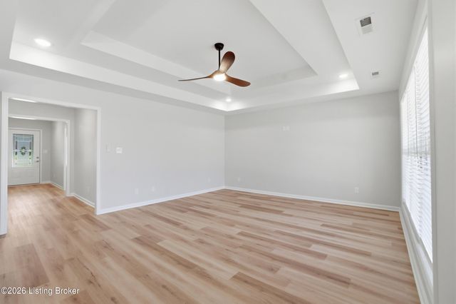 7808 Annalisa Dr, Louisville, KY 40291