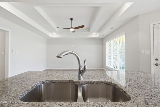 7808 Annalisa Dr, Louisville, KY 40291