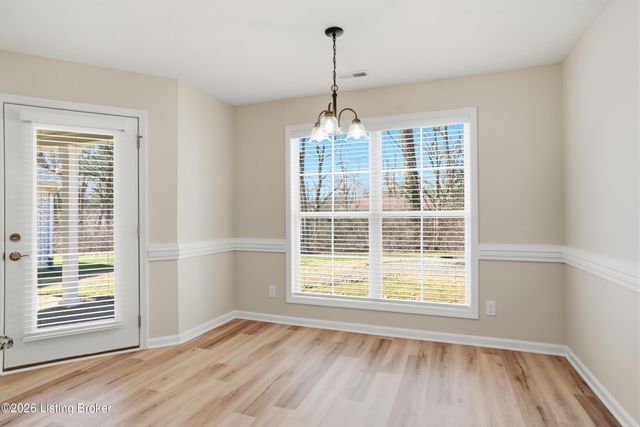 7808 Annalisa Dr, Louisville, KY 40291