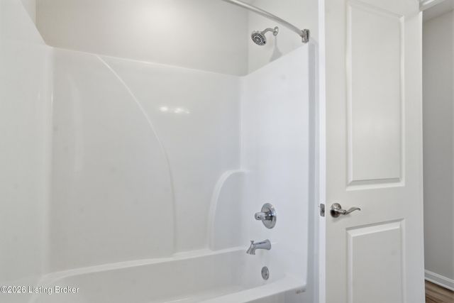 7808 Annalisa Dr, Louisville, KY 40291