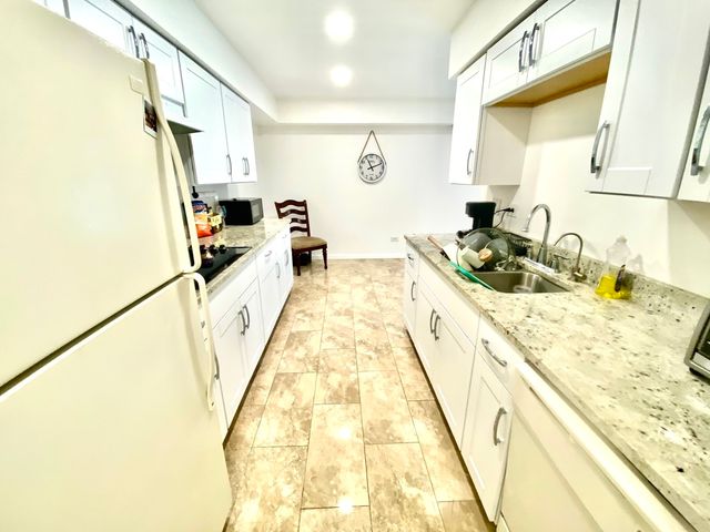 2636 Pirate Cove Court 18-3, Schaumburg, IL 60173