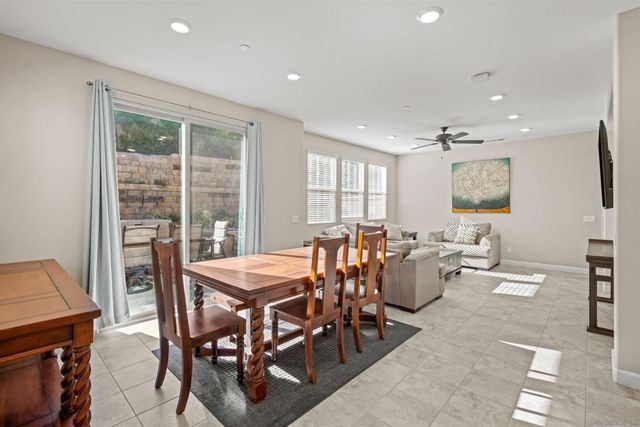 1151 Delpy View Pt, Vista, CA 92084