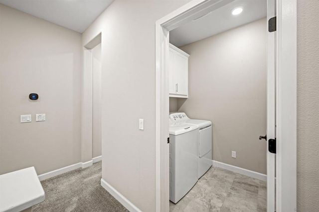 1151 Delpy View Pt, Vista, CA 92084