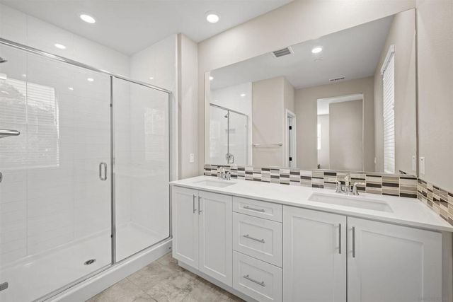 1151 Delpy View Pt, Vista, CA 92084