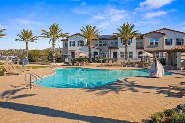 1151 Delpy View Pt, Vista, CA 92084