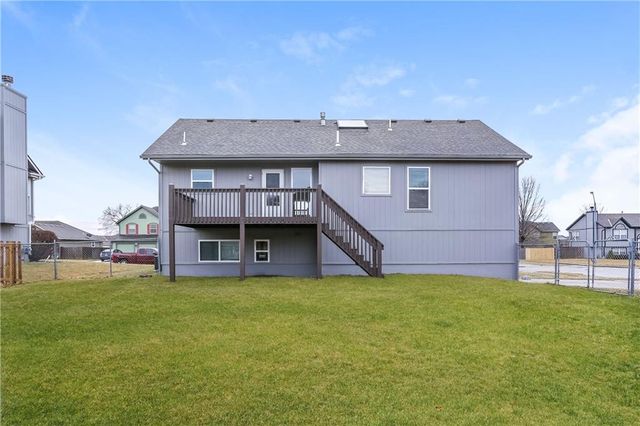 502 Sunny Lane, Raymore, MO 64083