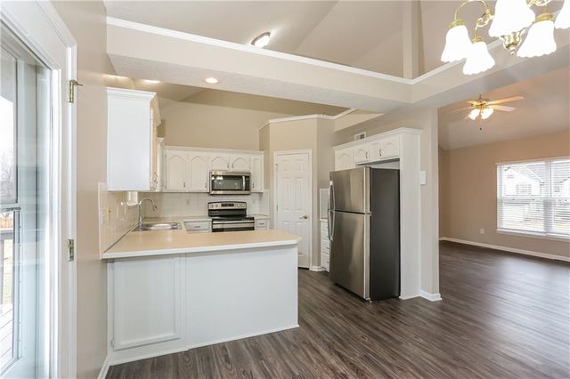 502 Sunny Lane, Raymore, MO 64083