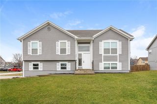 502 Sunny Lane, Raymore, MO 64083