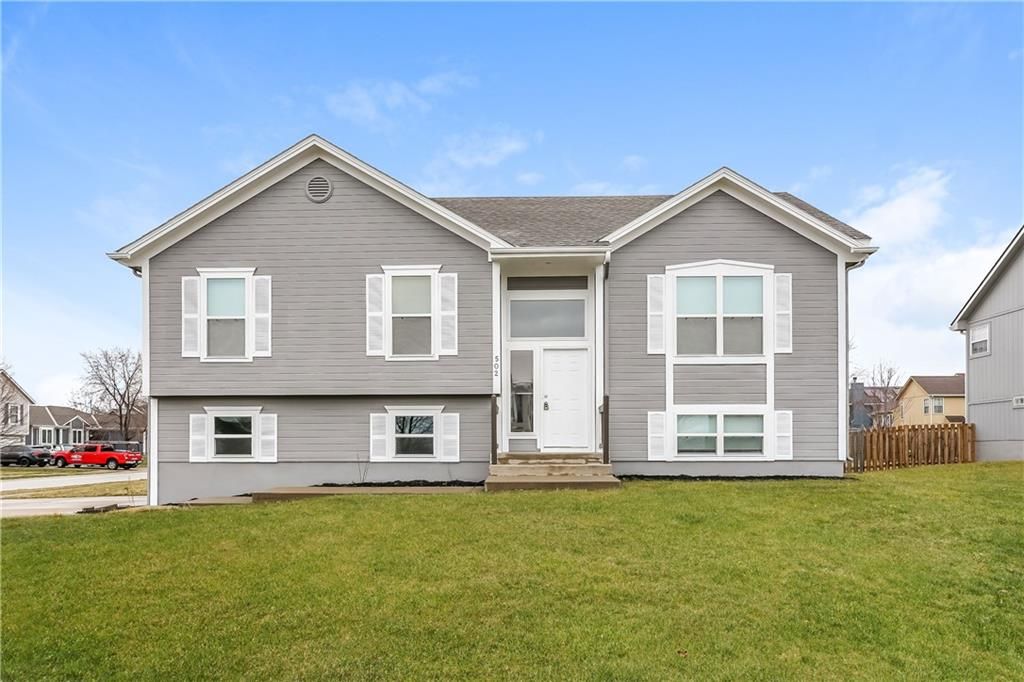 502 Sunny Lane, Raymore, MO 64083