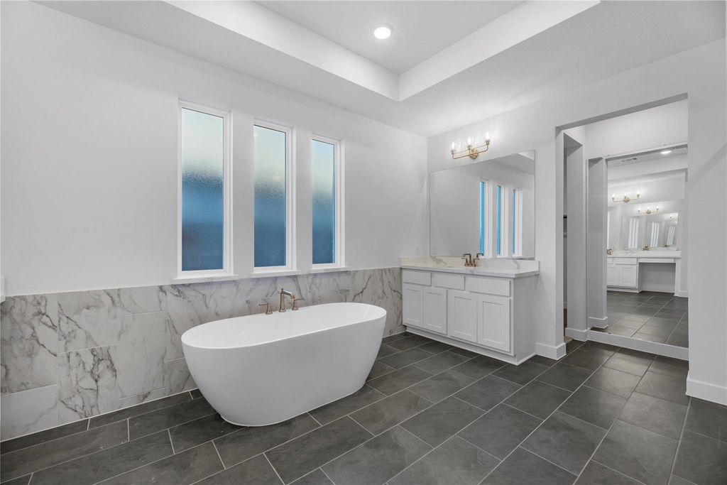 Image 13 of property listing at 4931 Carina Street, Richmond, TX 77469