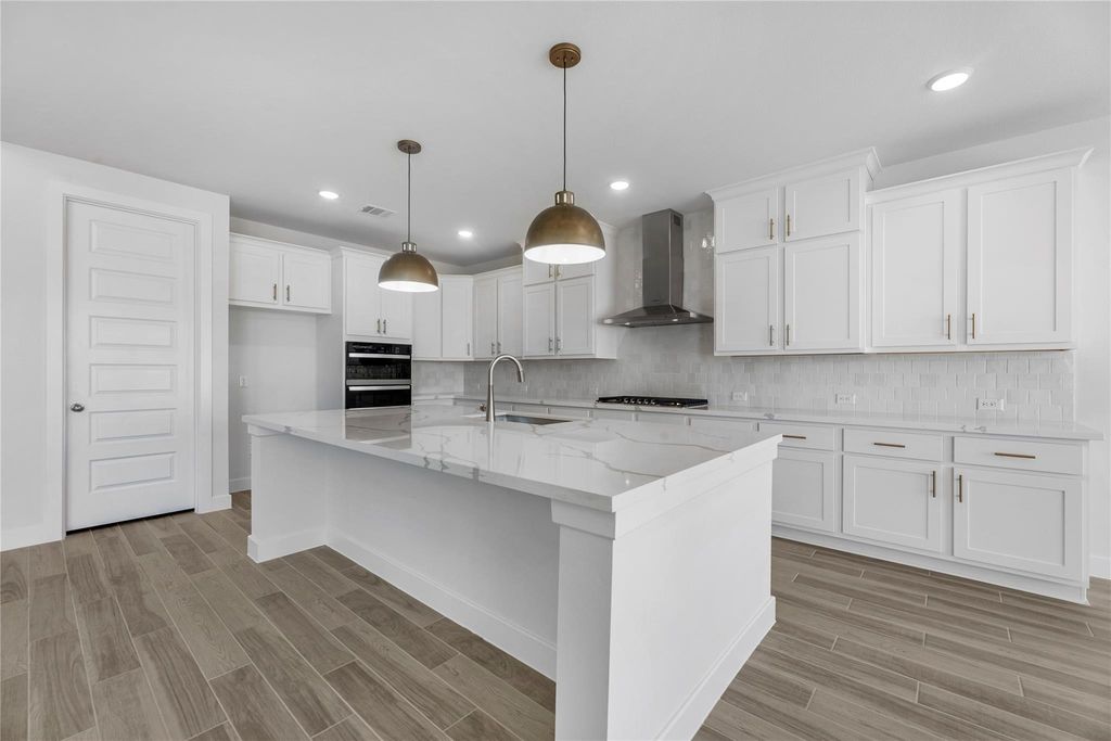 Image 6 of property listing at 4931 Carina Street, Richmond, TX 77469