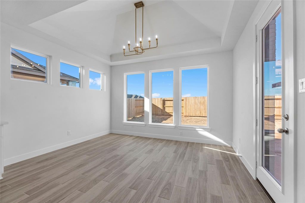 Image 8 of property listing at 4931 Carina Street, Richmond, TX 77469