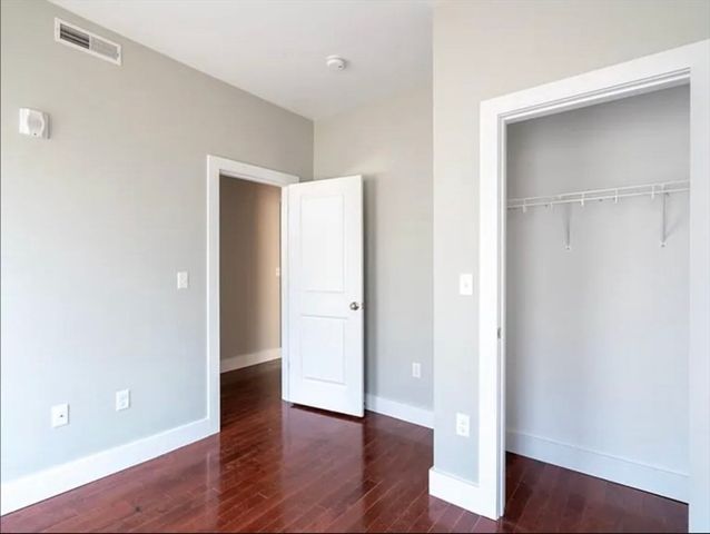 33 Covington St 3, Boston, MA 02127