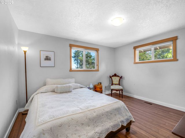 89610 SEA BREEZE Dr, Warrenton, OR 97146