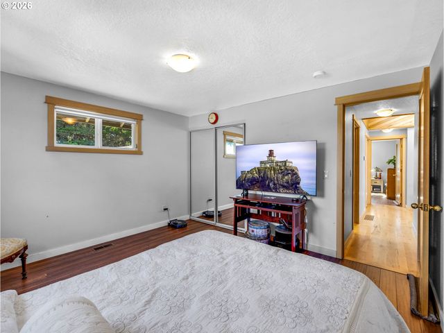 89610 SEA BREEZE Dr, Warrenton, OR 97146