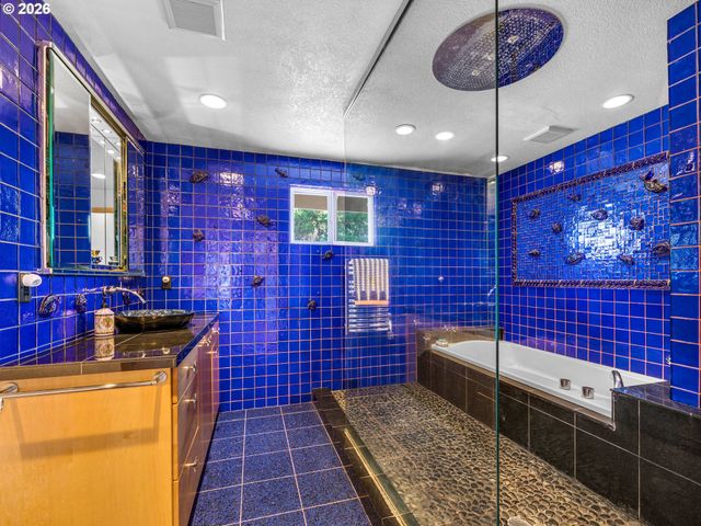 89610 SEA BREEZE Dr, Warrenton, OR 97146