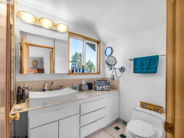 89610 SEA BREEZE Dr, Warrenton, OR 97146