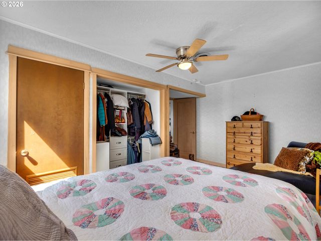 89610 SEA BREEZE Dr, Warrenton, OR 97146