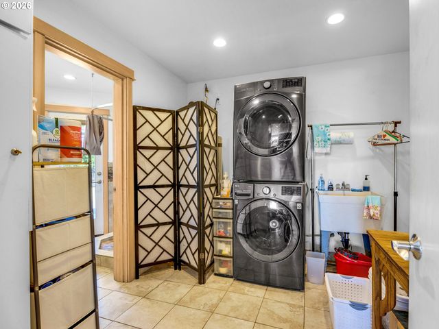 89610 SEA BREEZE Dr, Warrenton, OR 97146