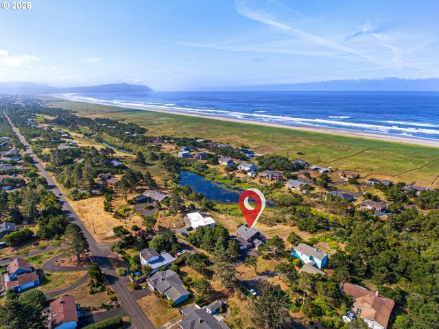 89610 SEA BREEZE Dr, Warrenton, OR 97146