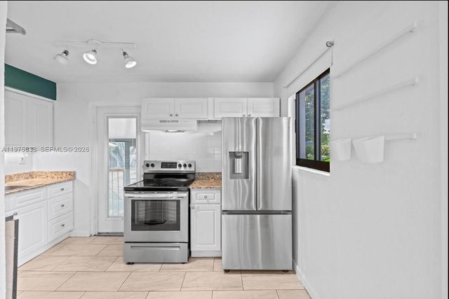 5754 SW 20th St, West Park, FL 33023