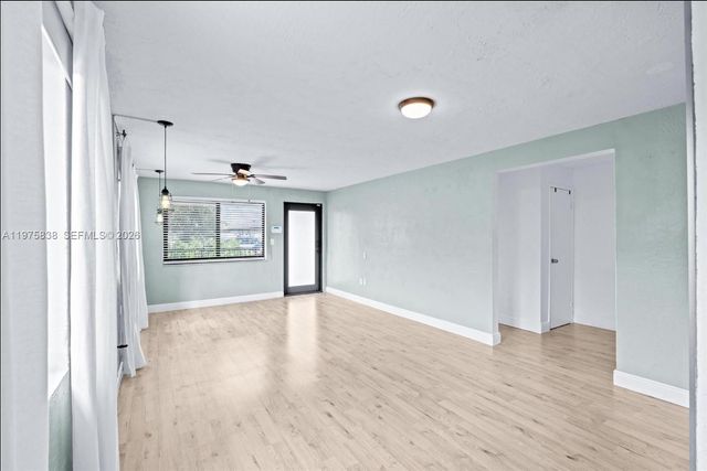 5754 SW 20th St, West Park, FL 33023