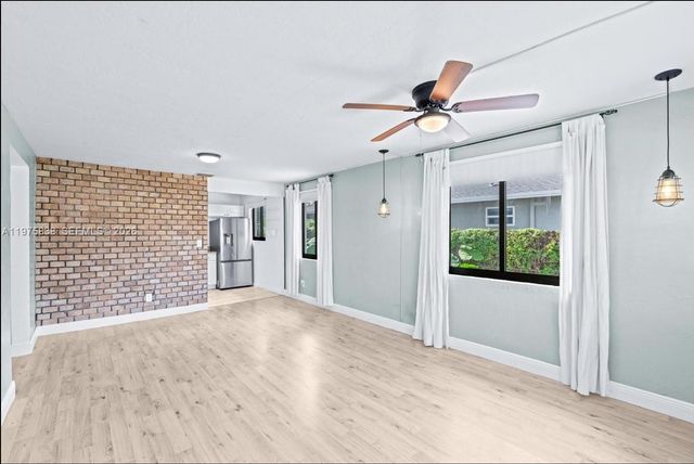 5754 SW 20th St, West Park, FL 33023